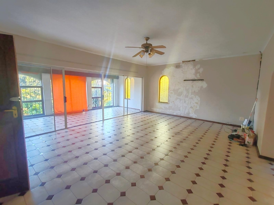 7 Bedroom Property for Sale in Uvongo KwaZulu-Natal