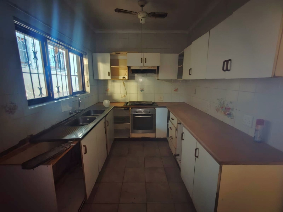 7 Bedroom Property for Sale in Uvongo KwaZulu-Natal