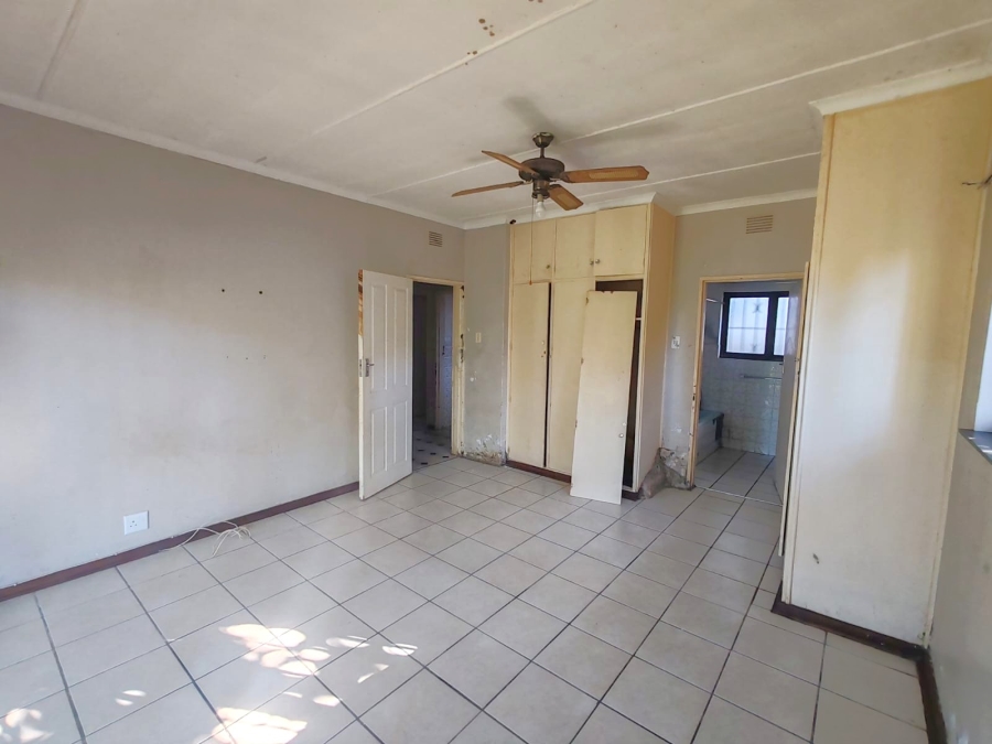 7 Bedroom Property for Sale in Uvongo KwaZulu-Natal
