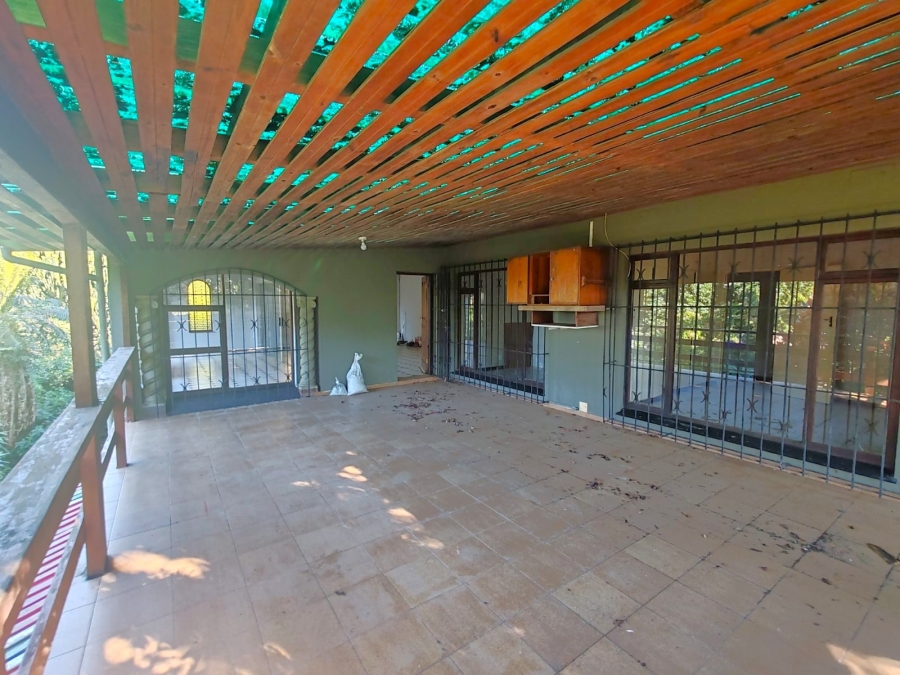 7 Bedroom Property for Sale in Uvongo KwaZulu-Natal