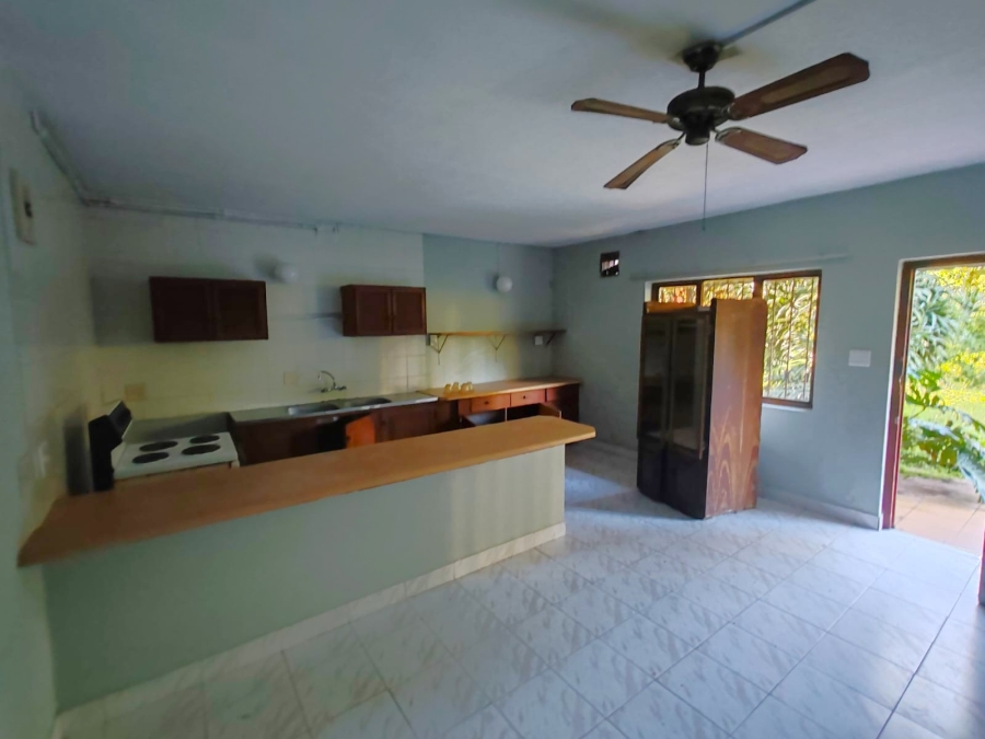 7 Bedroom Property for Sale in Uvongo KwaZulu-Natal