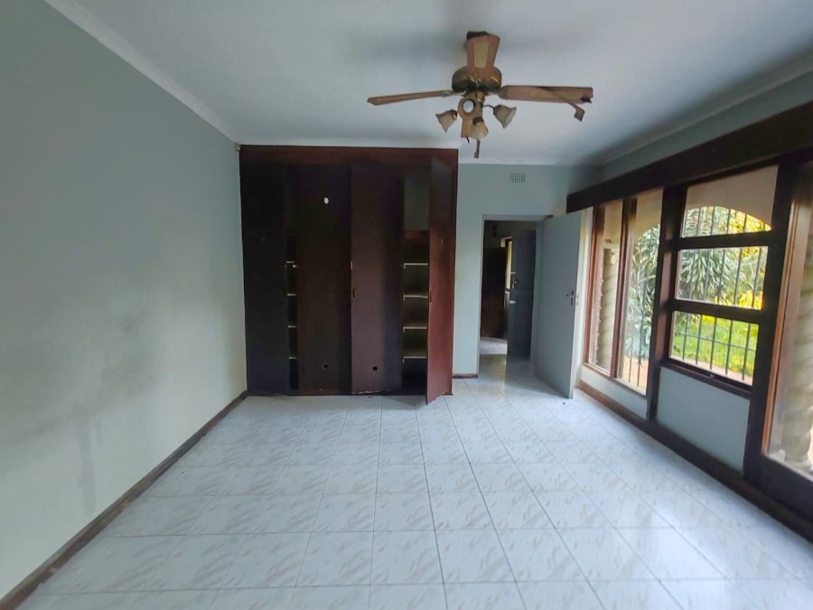 7 Bedroom Property for Sale in Uvongo KwaZulu-Natal