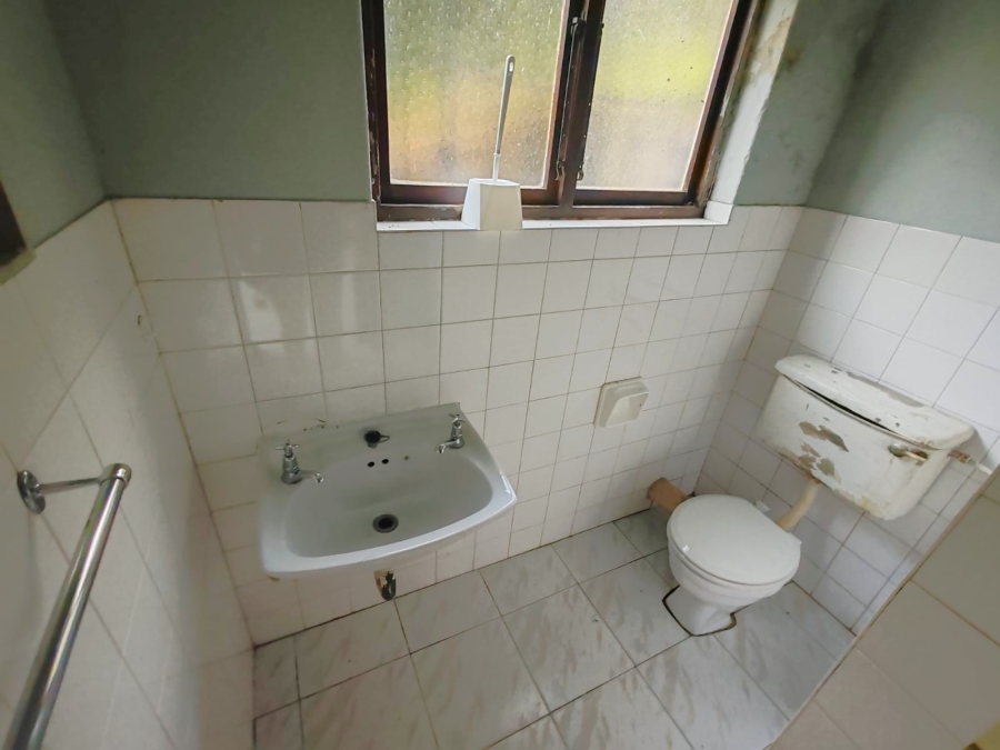 7 Bedroom Property for Sale in Uvongo KwaZulu-Natal