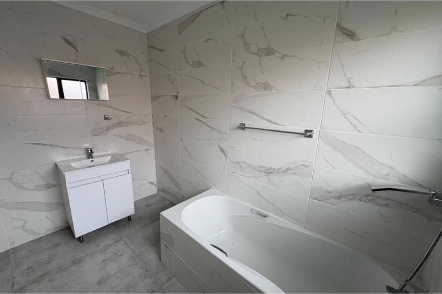 4 Bedroom Property for Sale in Sunnyridge KwaZulu-Natal