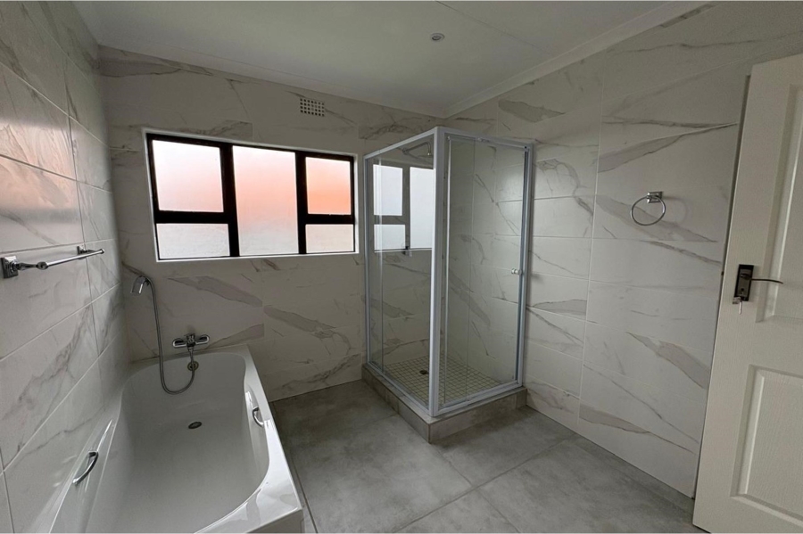 4 Bedroom Property for Sale in Sunnyridge KwaZulu-Natal