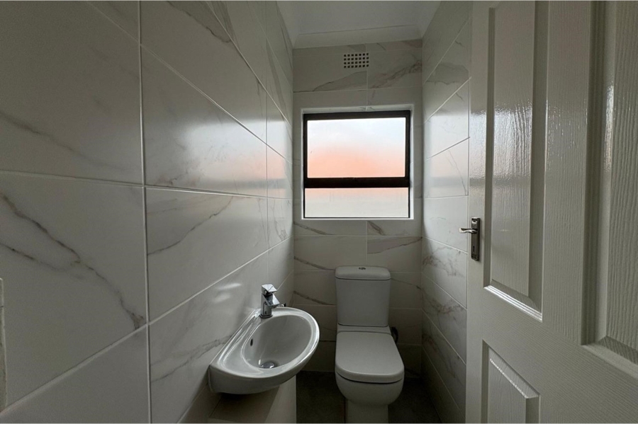 4 Bedroom Property for Sale in Sunnyridge KwaZulu-Natal