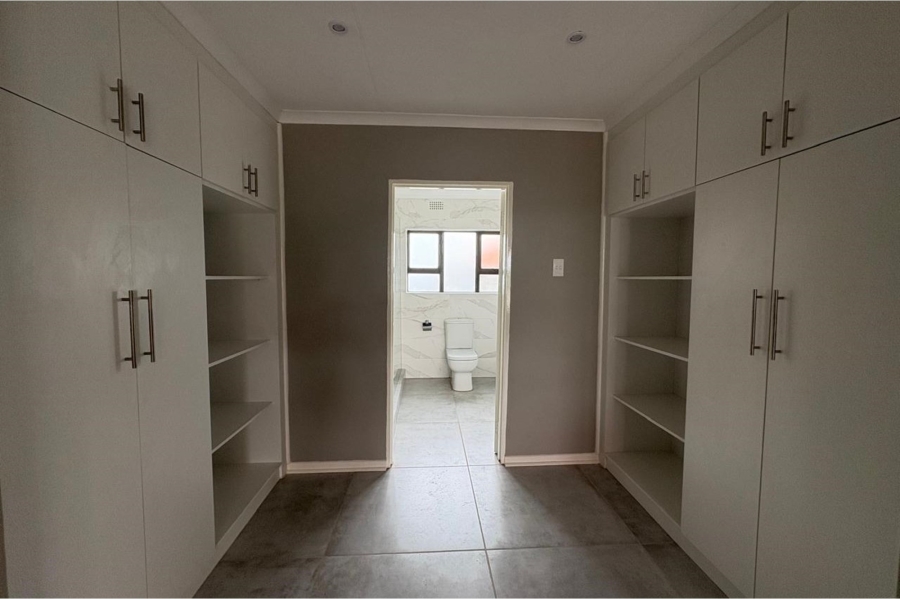 4 Bedroom Property for Sale in Sunnyridge KwaZulu-Natal