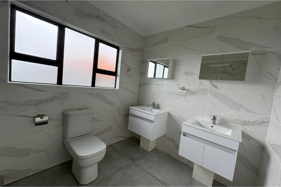 4 Bedroom Property for Sale in Sunnyridge KwaZulu-Natal