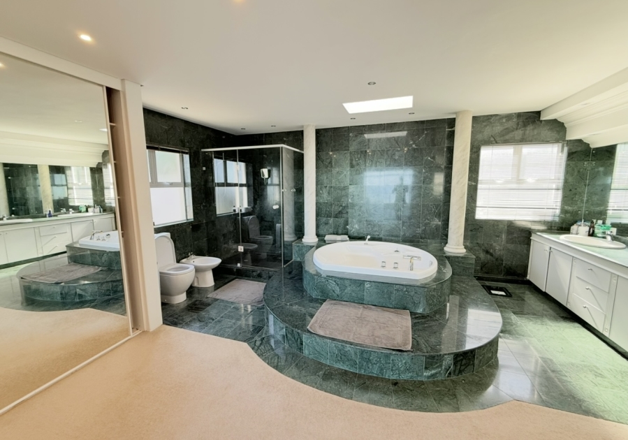 4 Bedroom Property for Sale in Umhlanga KwaZulu-Natal