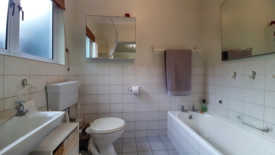 4 Bedroom Property for Sale in Deepdale KwaZulu-Natal
