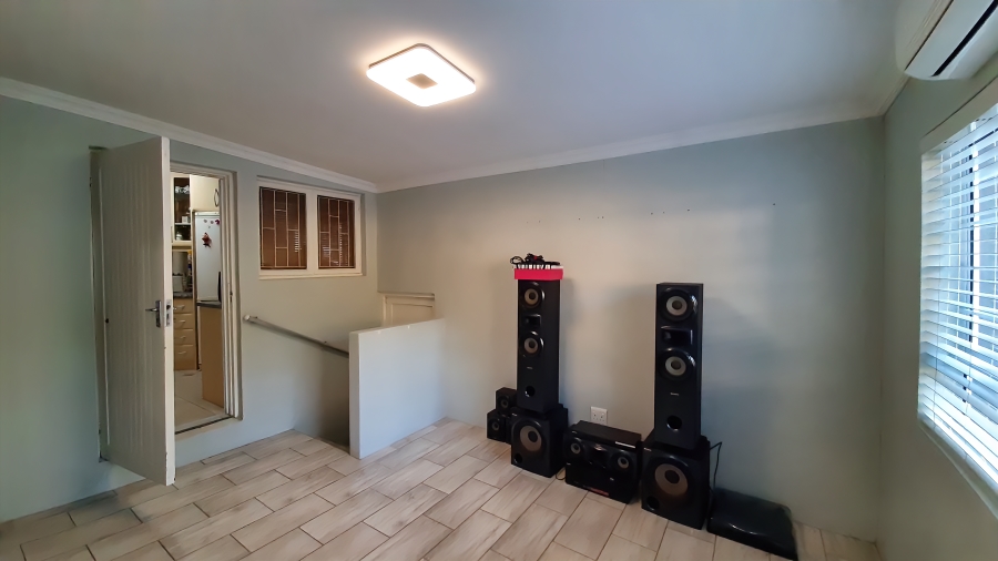 4 Bedroom Property for Sale in Deepdale KwaZulu-Natal