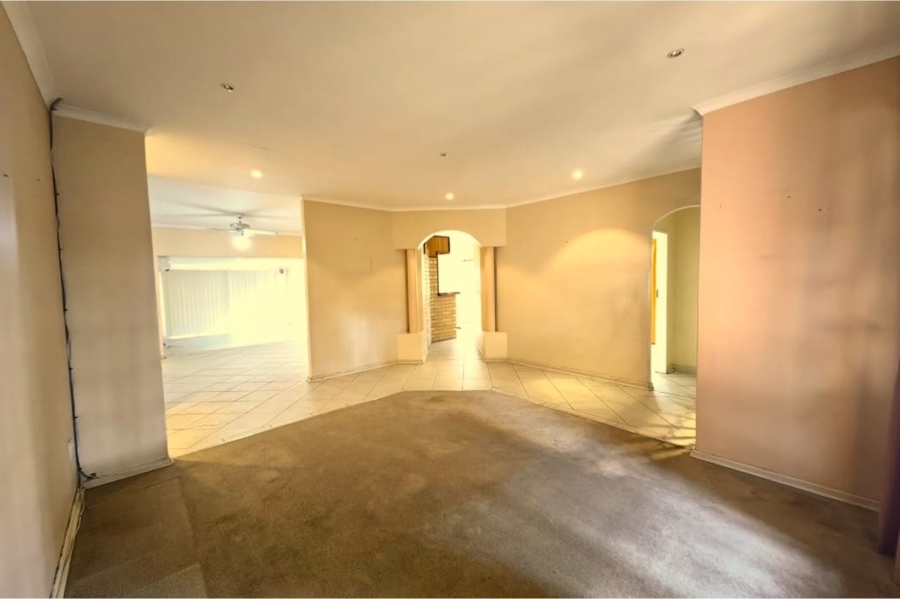 4 Bedroom Property for Sale in Meer En See KwaZulu-Natal