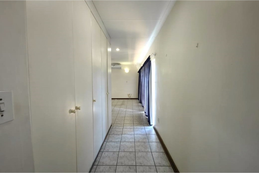 4 Bedroom Property for Sale in Meer En See KwaZulu-Natal
