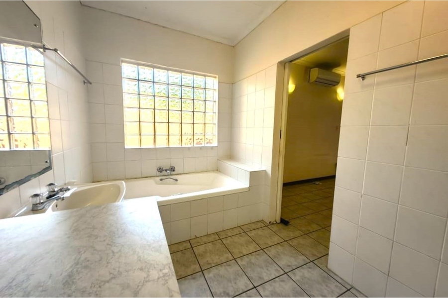 4 Bedroom Property for Sale in Meer En See KwaZulu-Natal