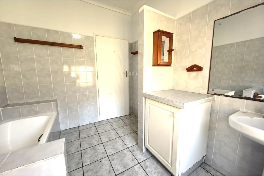 4 Bedroom Property for Sale in Meer En See KwaZulu-Natal