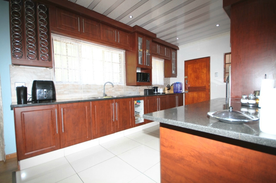 3 Bedroom Property for Sale in Amanzimtoti KwaZulu-Natal