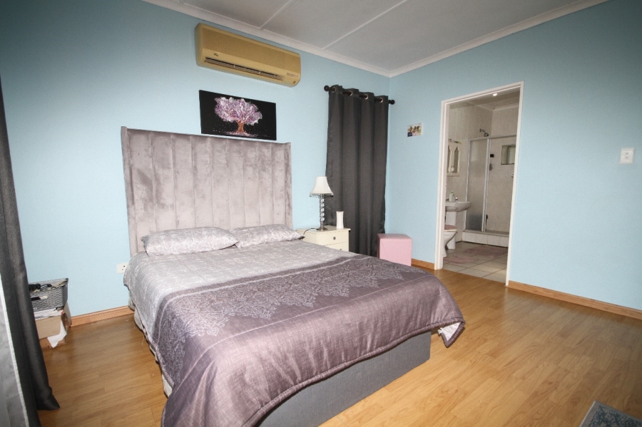 3 Bedroom Property for Sale in Amanzimtoti KwaZulu-Natal