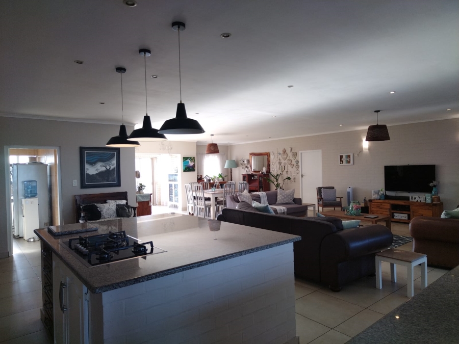 5 Bedroom Property for Sale in Bluff KwaZulu-Natal