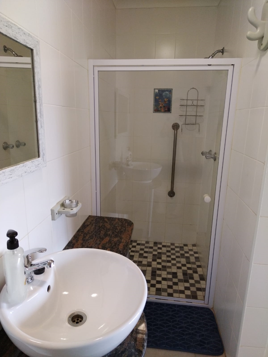 5 Bedroom Property for Sale in Bluff KwaZulu-Natal