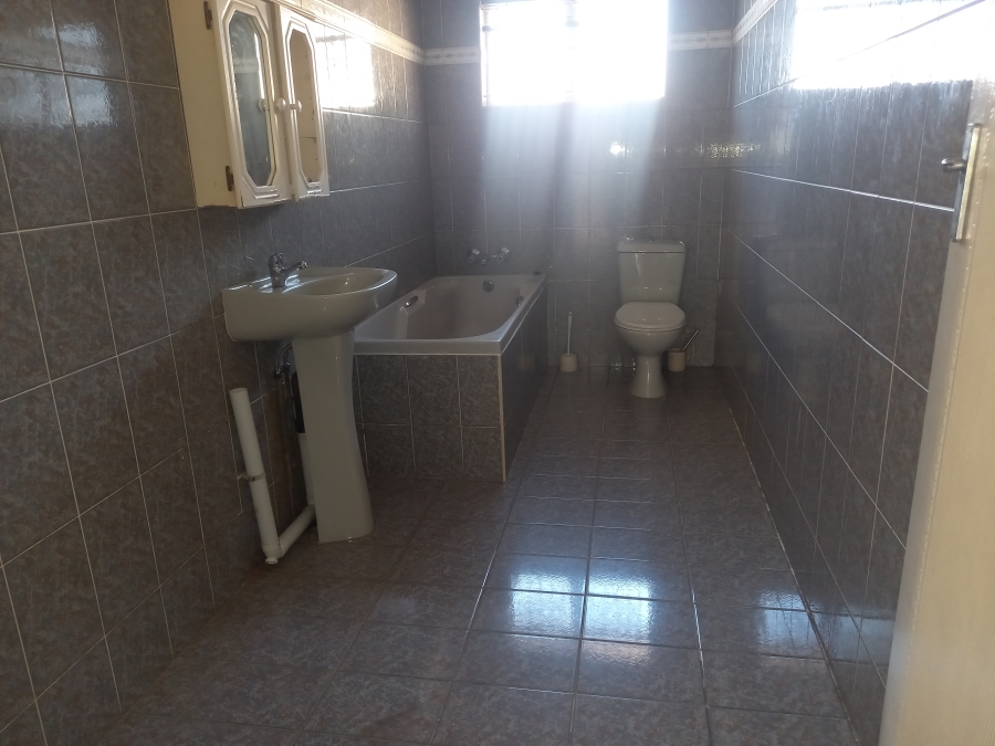 To Let 3 Bedroom Property for Rent in Avoca Hills KwaZulu-Natal