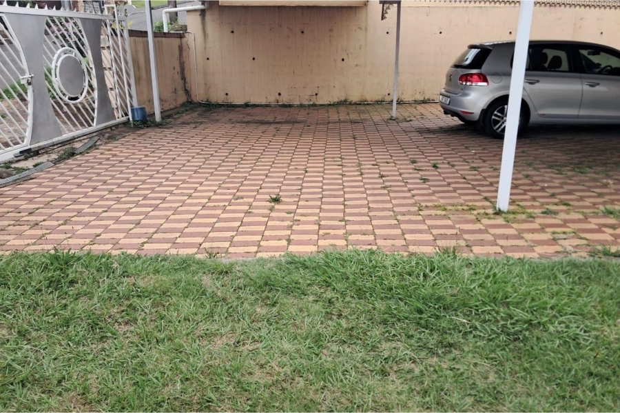 To Let 2 Bedroom Property for Rent in Orient Hills KwaZulu-Natal