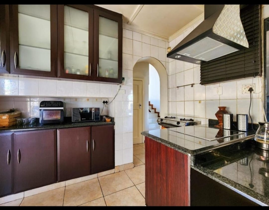5 Bedroom Property for Sale in Umbilo KwaZulu-Natal