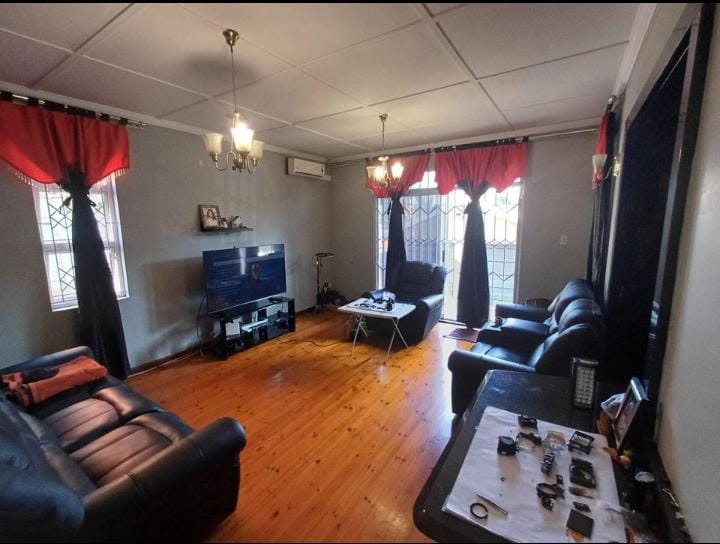 5 Bedroom Property for Sale in Umbilo KwaZulu-Natal