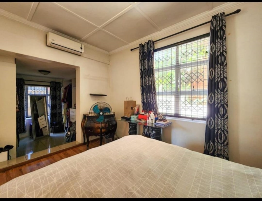 5 Bedroom Property for Sale in Umbilo KwaZulu-Natal