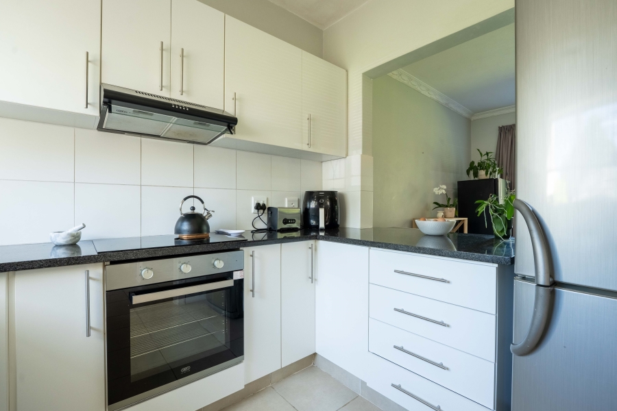 2 Bedroom Property for Sale in Kloof KwaZulu-Natal