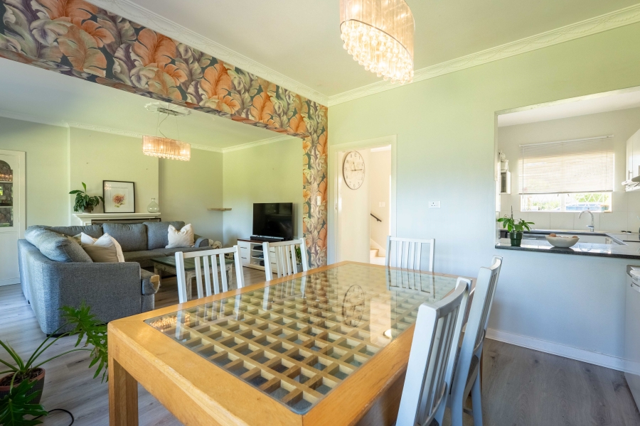 2 Bedroom Property for Sale in Kloof KwaZulu-Natal