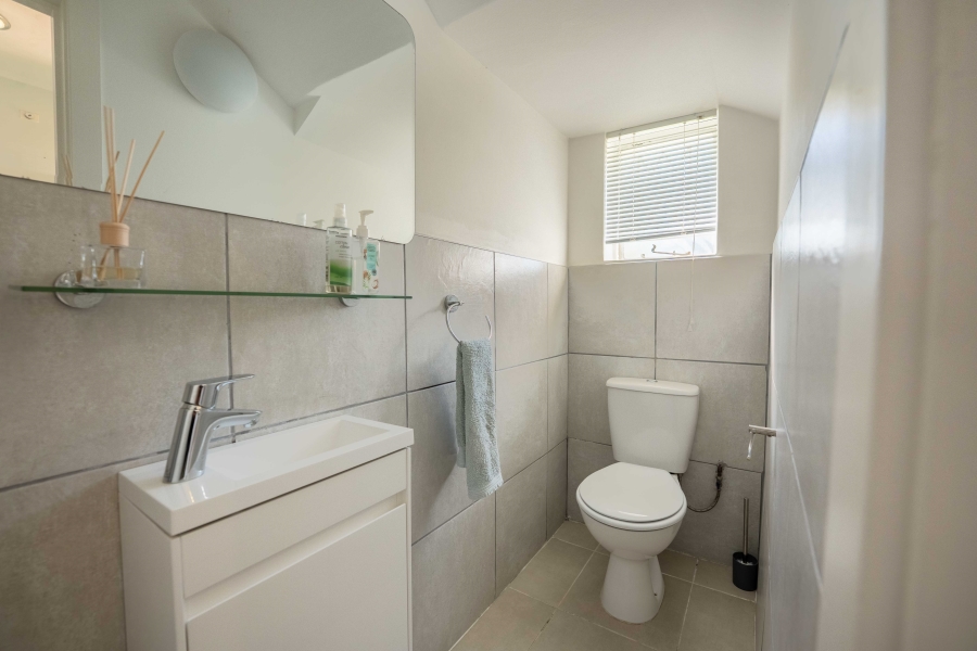 2 Bedroom Property for Sale in Kloof KwaZulu-Natal