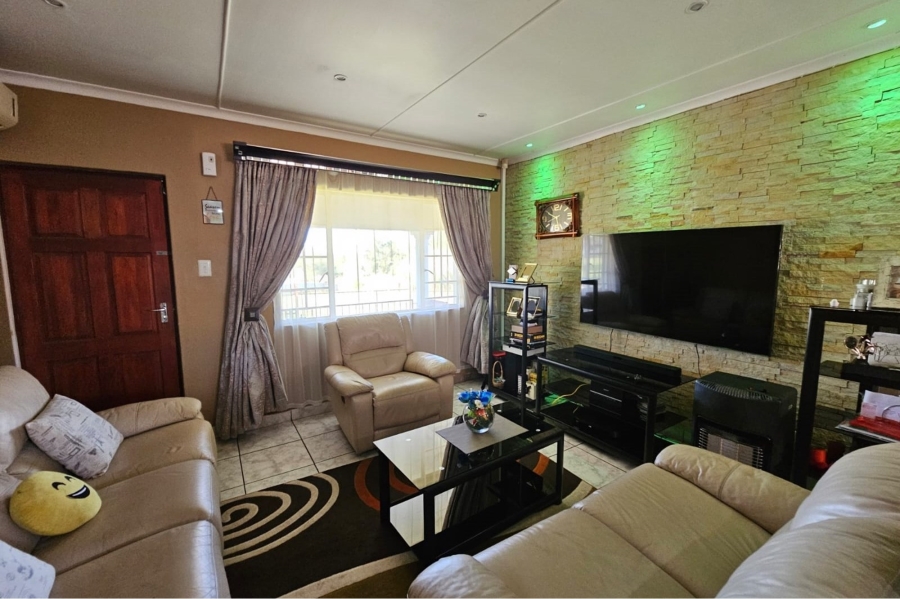 3 Bedroom Property for Sale in Lincoln Meade KwaZulu-Natal