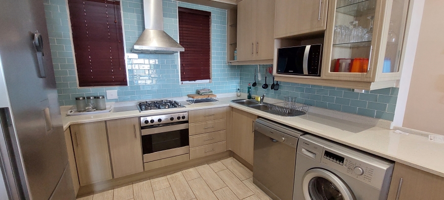 To Let 3 Bedroom Property for Rent in St Michaels On Sea KwaZulu-Natal