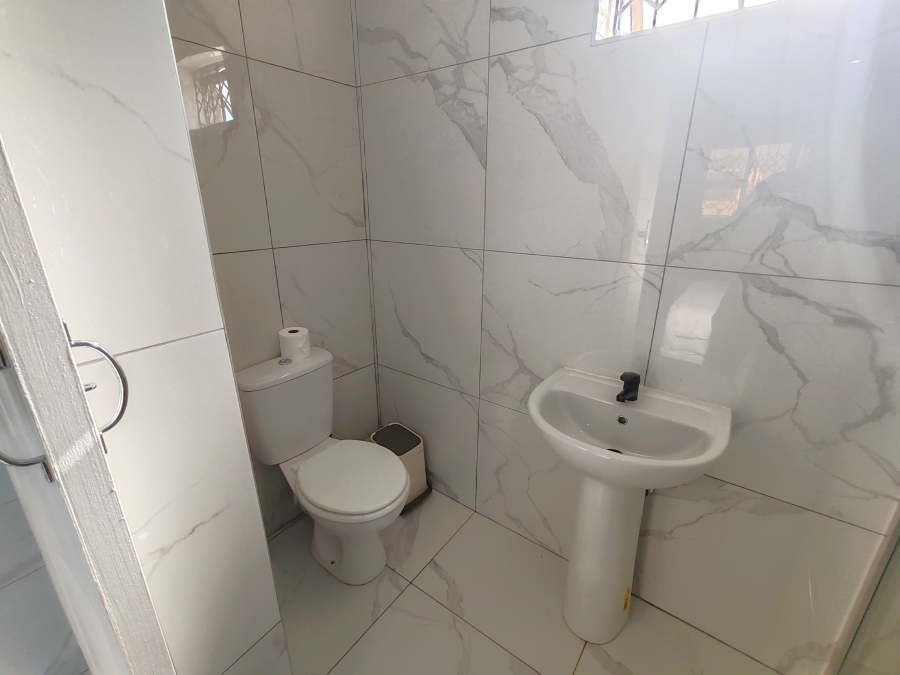 To Let 1 Bedroom Property for Rent in Port Shepstone KwaZulu-Natal