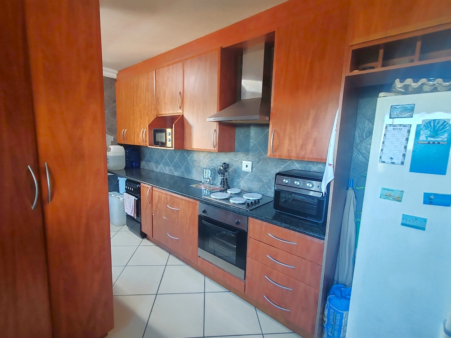 5 Bedroom Property for Sale in Shelly Beach KwaZulu-Natal