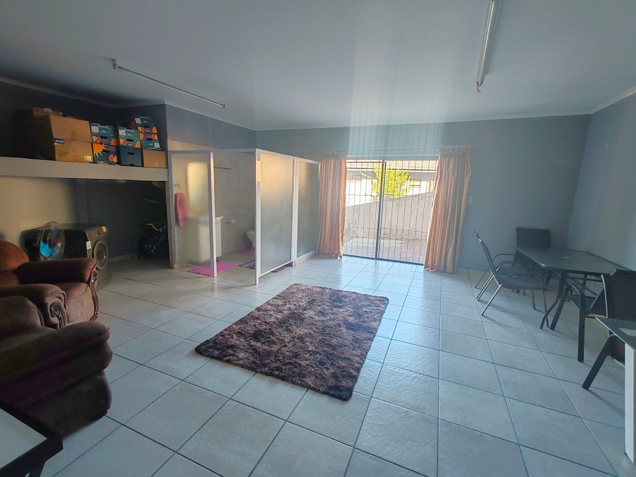 5 Bedroom Property for Sale in Shelly Beach KwaZulu-Natal