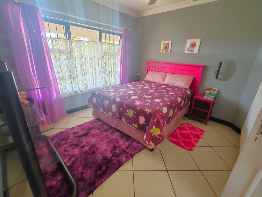 5 Bedroom Property for Sale in Shelly Beach KwaZulu-Natal