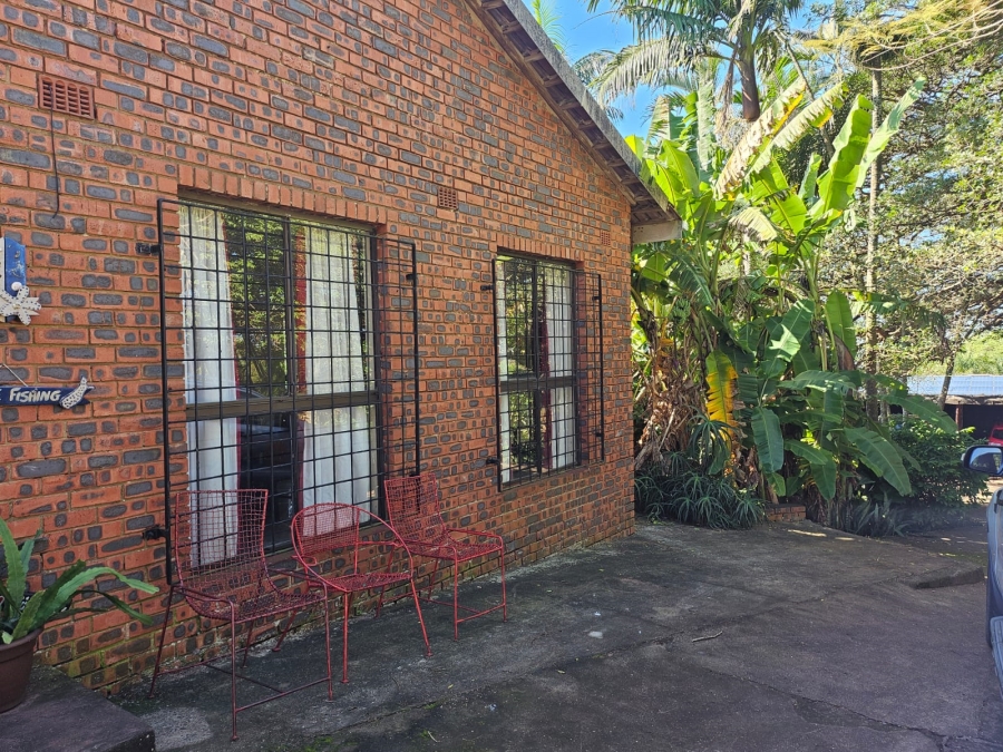 6 Bedroom Property for Sale in Tugela Mouth KwaZulu-Natal