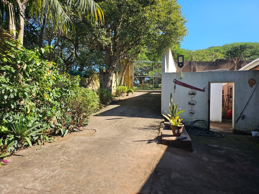 6 Bedroom Property for Sale in Tugela Mouth KwaZulu-Natal