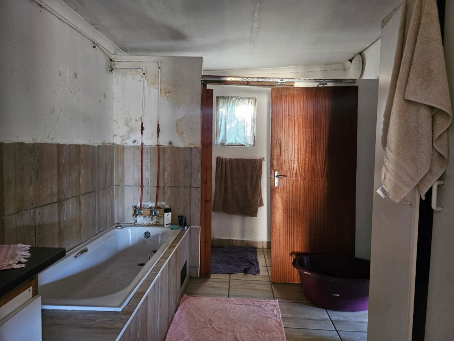 6 Bedroom Property for Sale in Tugela Mouth KwaZulu-Natal