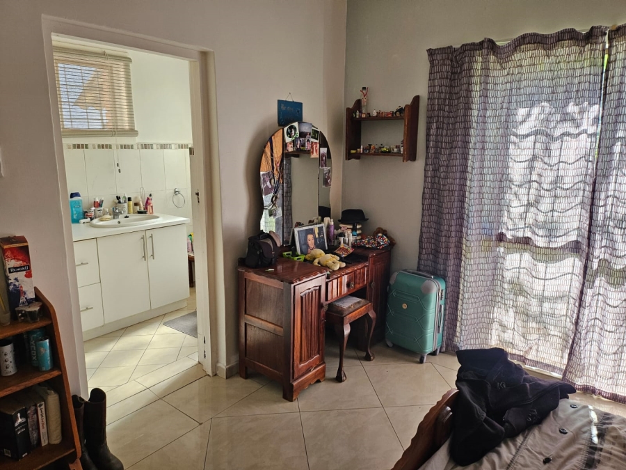 6 Bedroom Property for Sale in Tugela Mouth KwaZulu-Natal