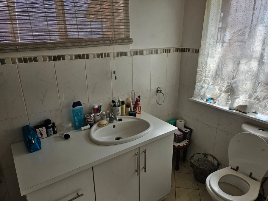 6 Bedroom Property for Sale in Tugela Mouth KwaZulu-Natal