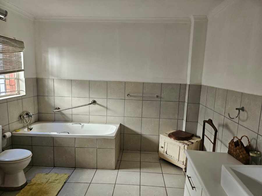 6 Bedroom Property for Sale in Tugela Mouth KwaZulu-Natal