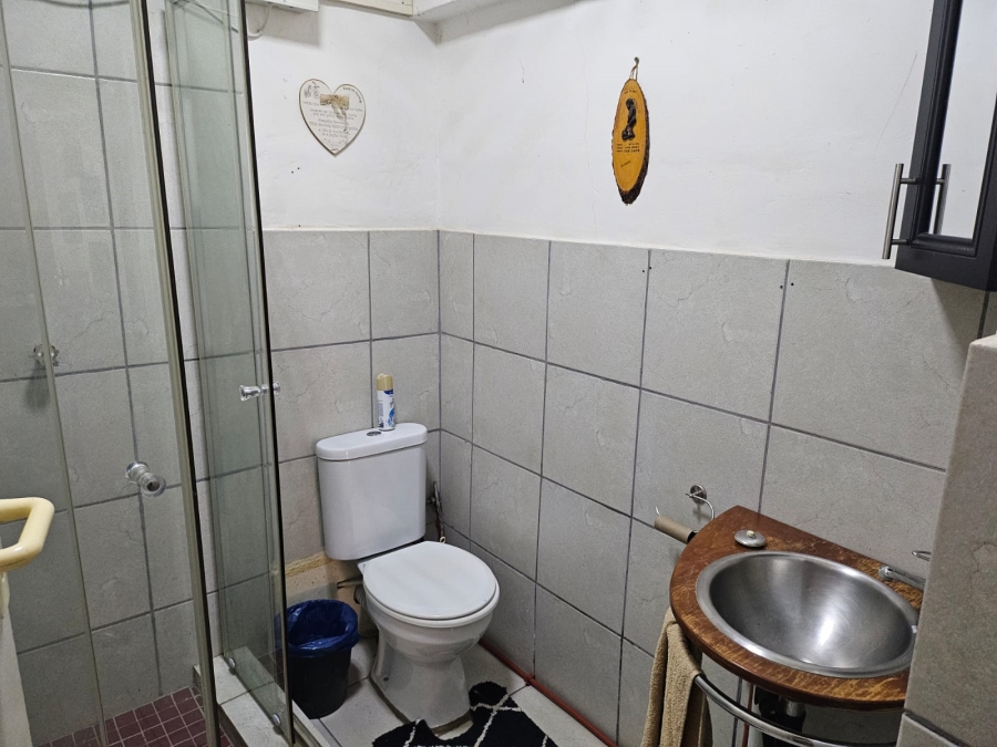 6 Bedroom Property for Sale in Tugela Mouth KwaZulu-Natal
