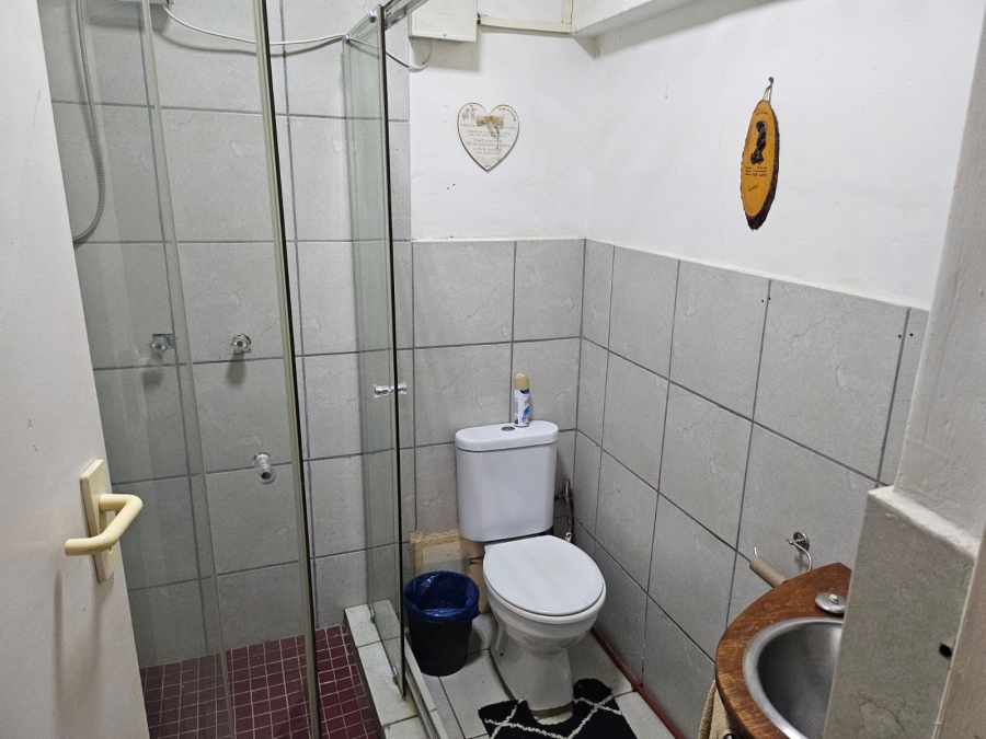 6 Bedroom Property for Sale in Tugela Mouth KwaZulu-Natal