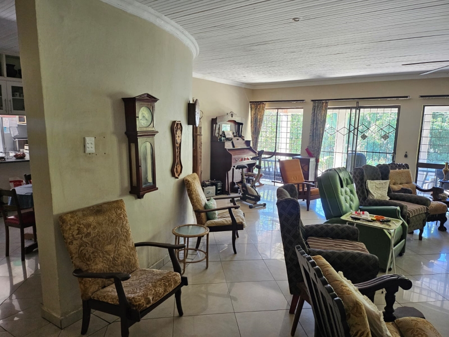 6 Bedroom Property for Sale in Tugela Mouth KwaZulu-Natal