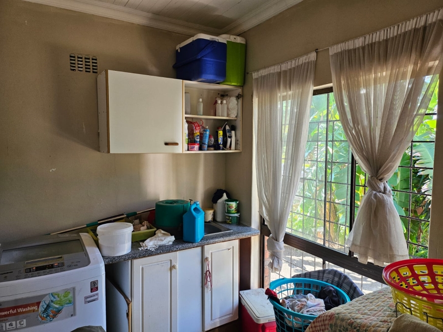 6 Bedroom Property for Sale in Tugela Mouth KwaZulu-Natal