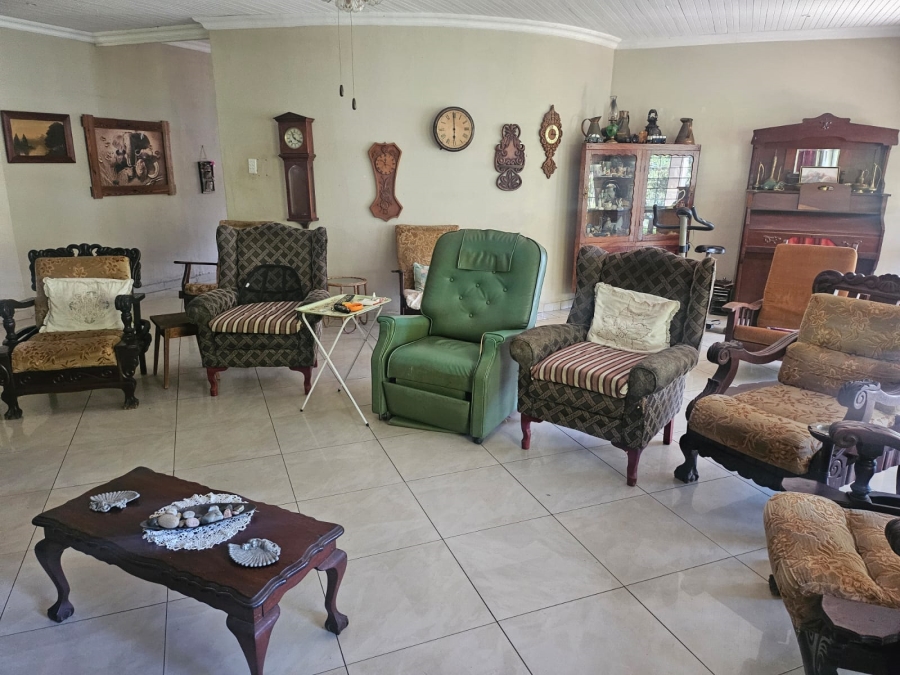 6 Bedroom Property for Sale in Tugela Mouth KwaZulu-Natal