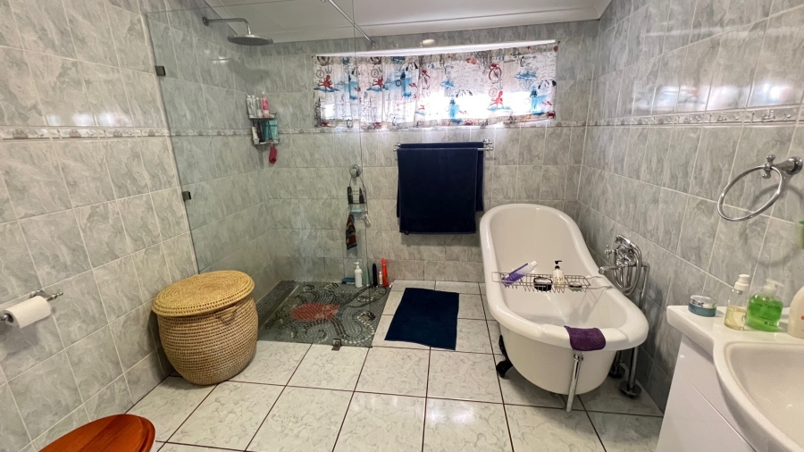 5 Bedroom Property for Sale in Mtunzini KwaZulu-Natal