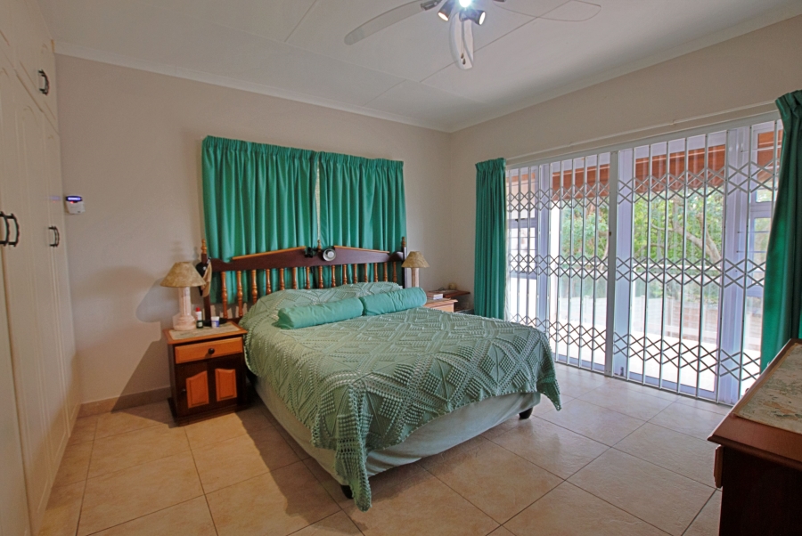 5 Bedroom Property for Sale in Pennington KwaZulu-Natal